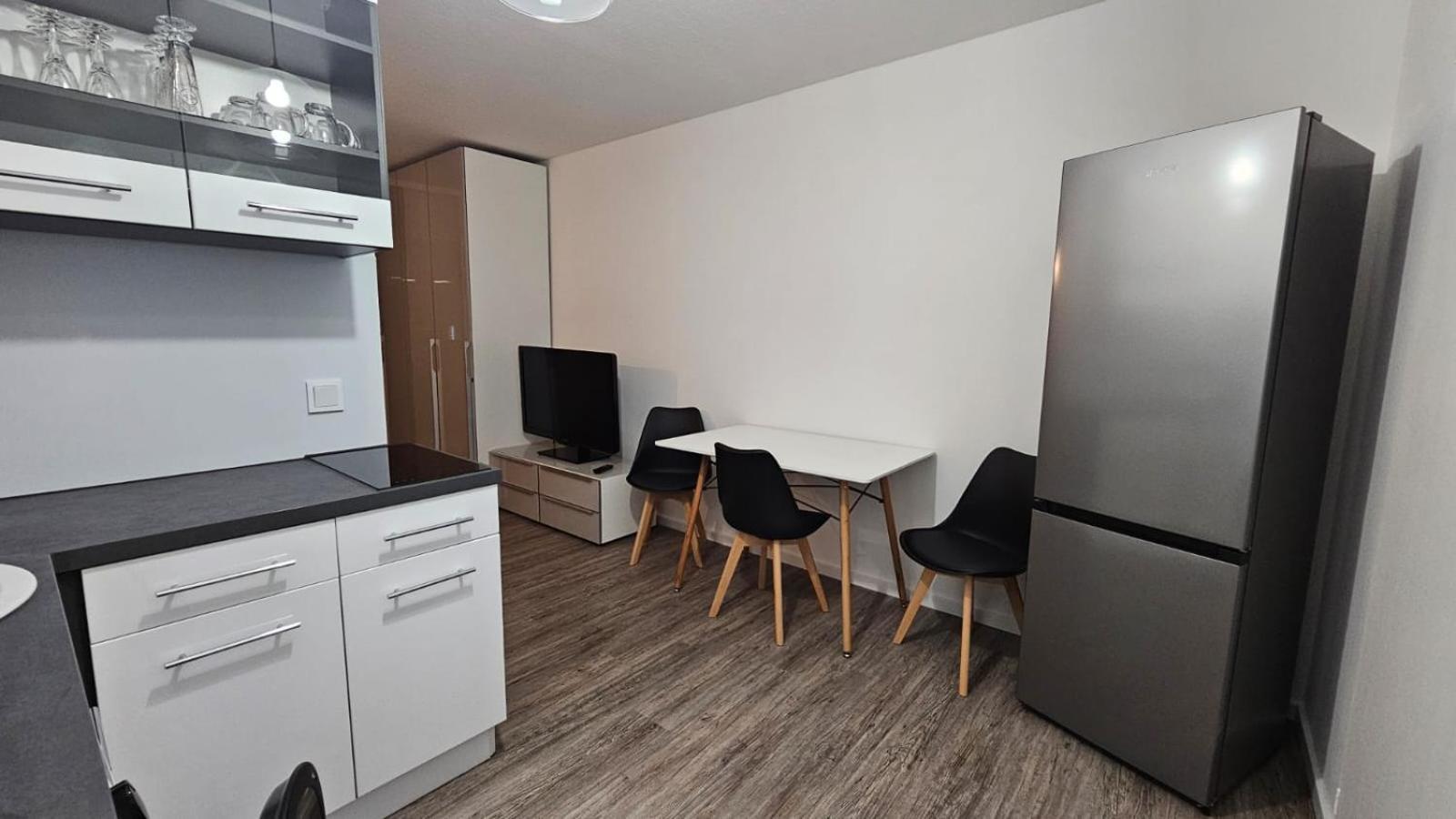 Gast Appartment แกร์เมอร์สไฮม์ ภายนอก รูปภาพ